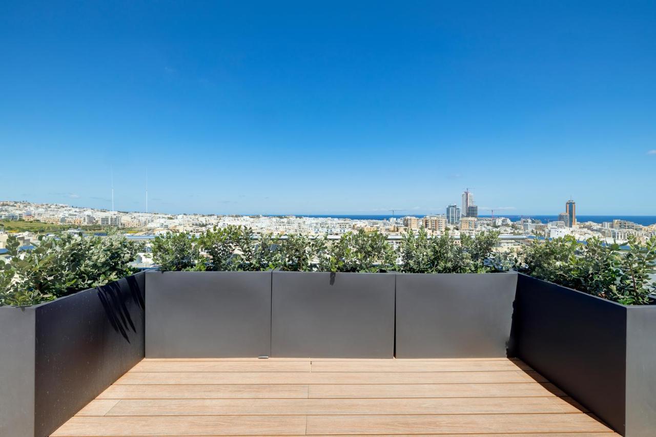 Luxury Penthouse With Terrace And Views Appartement