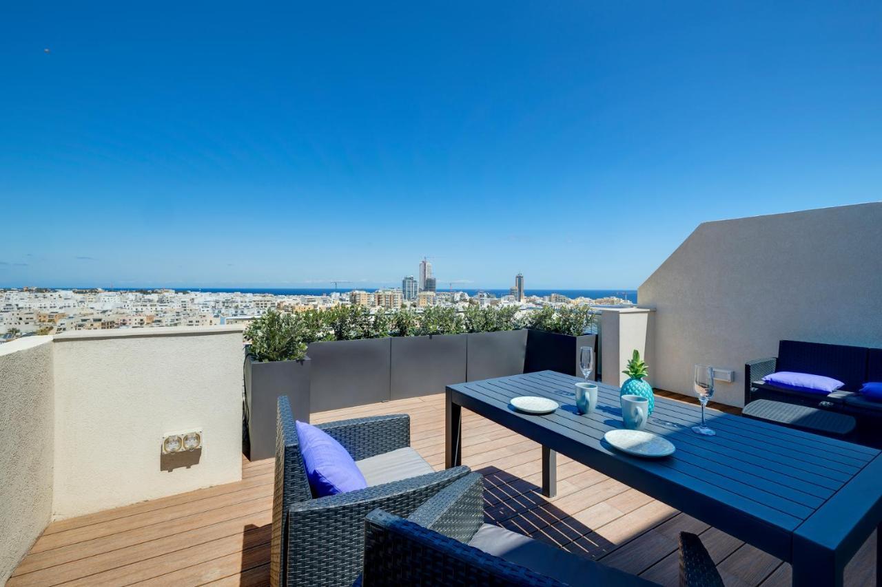 Luxury Penthouse With Terrace And Views *