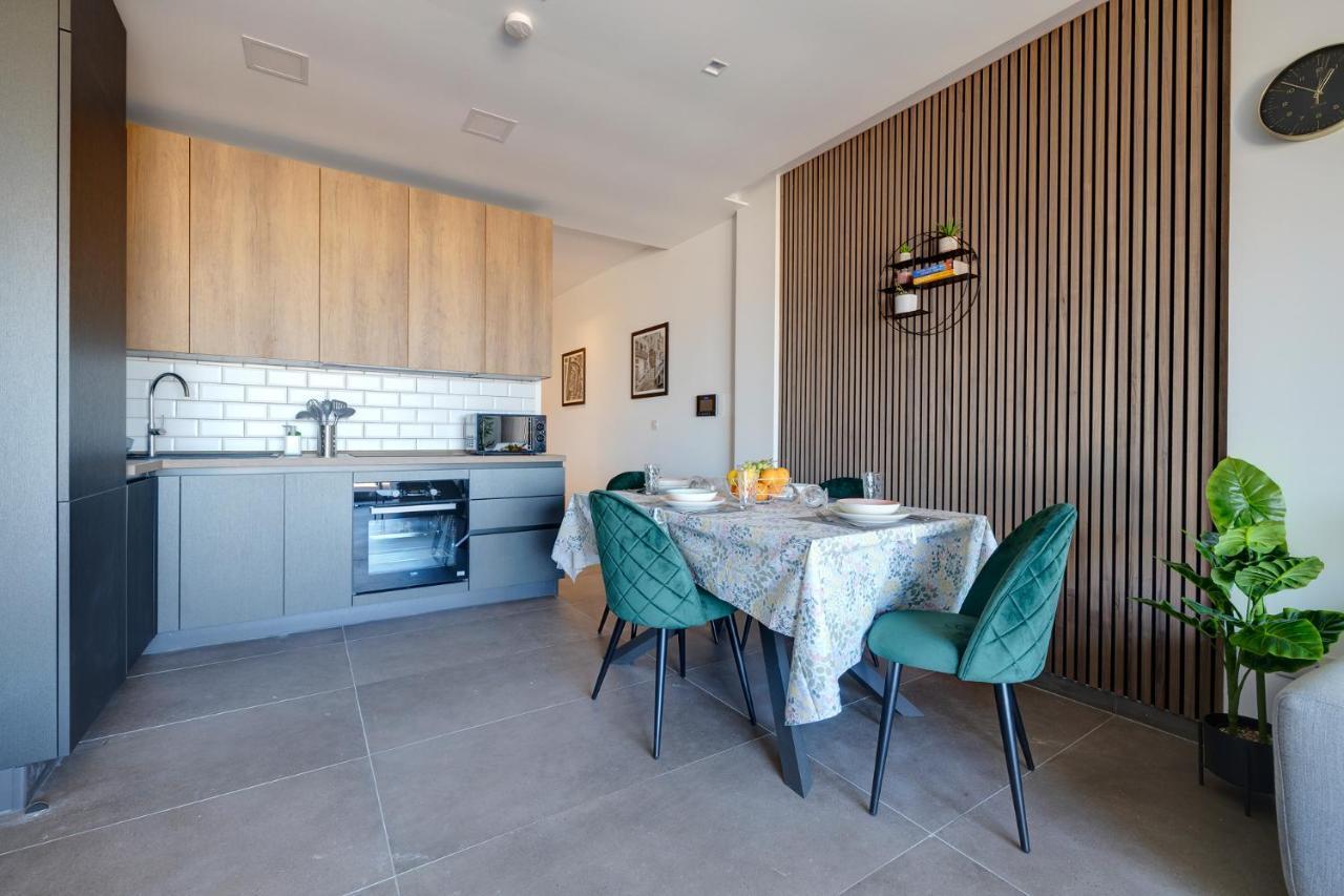 Luxury Penthouse With Terrace And Views San Ġiljan
