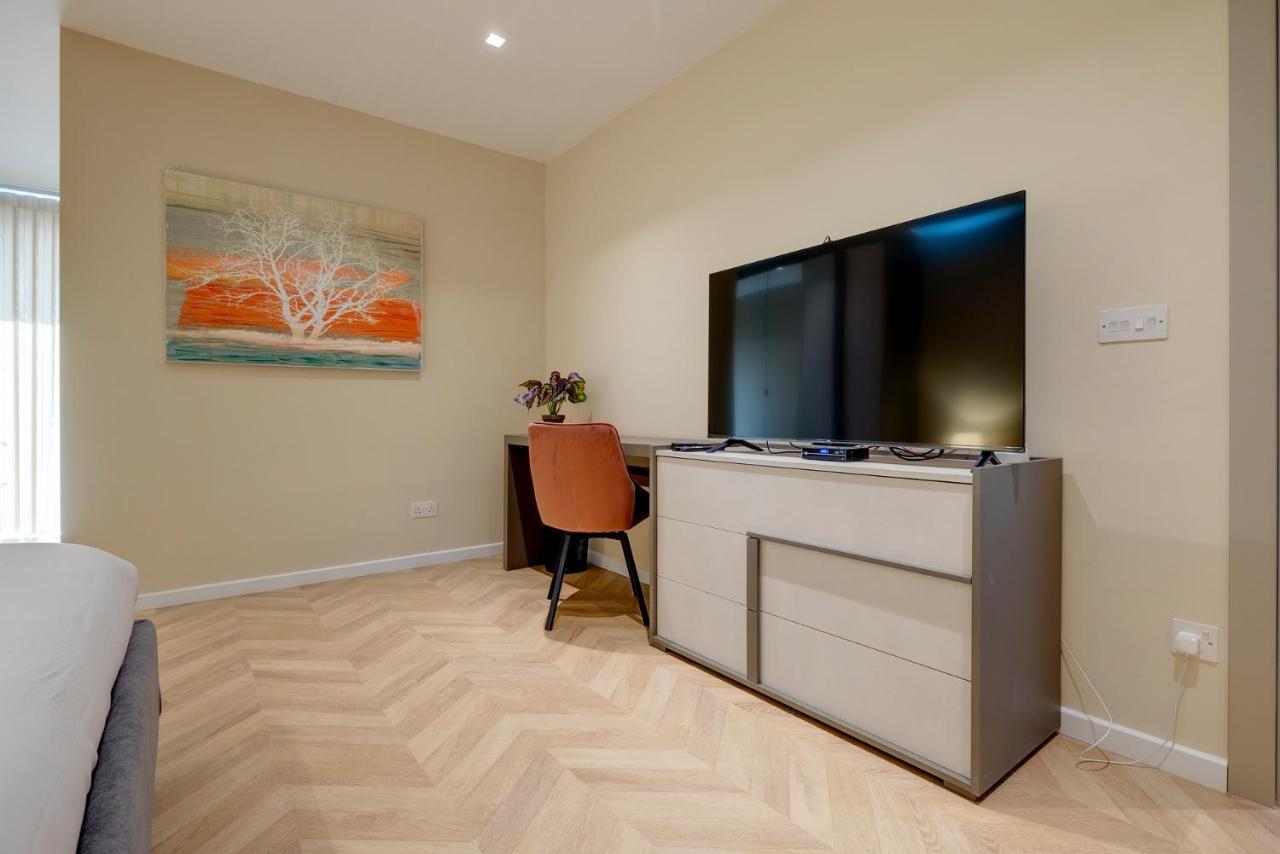 Luxury Penthouse With Terrace And Views San Ġiljan