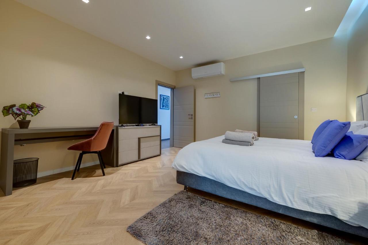 Luxury Penthouse With Terrace And Views Appartement *