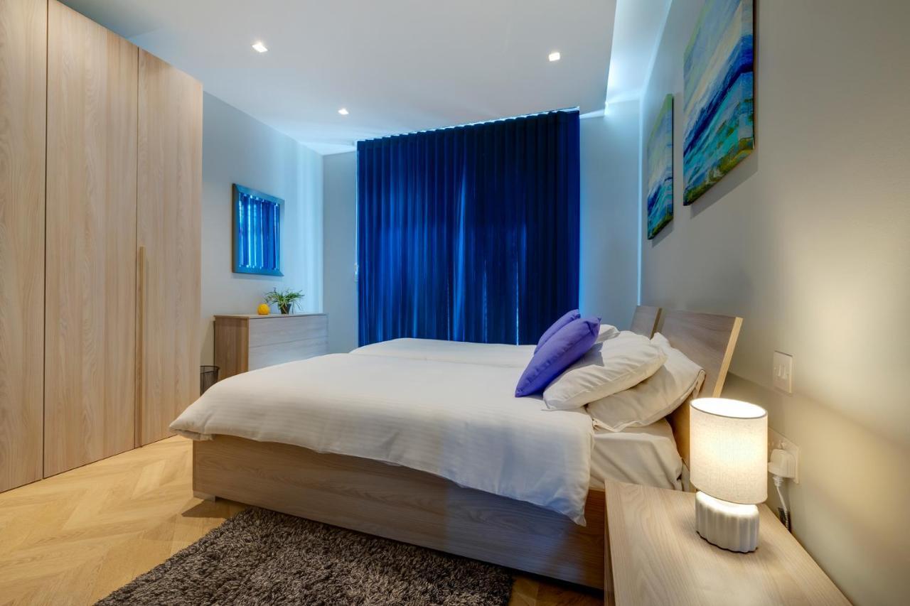Luxury Penthouse With Terrace And Views *