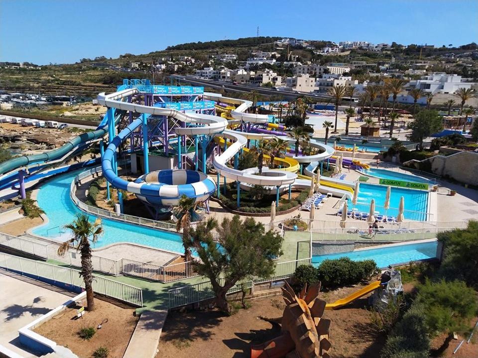 Luxury Penthouse With Terrace And Views Appartement San Ġiljan