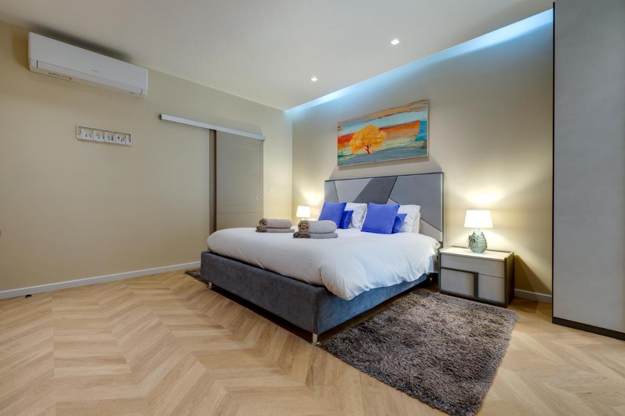 Luxury Penthouse With Terrace And Views San Ġiljan